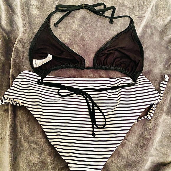 Bikini Set - Picture 2 of 4